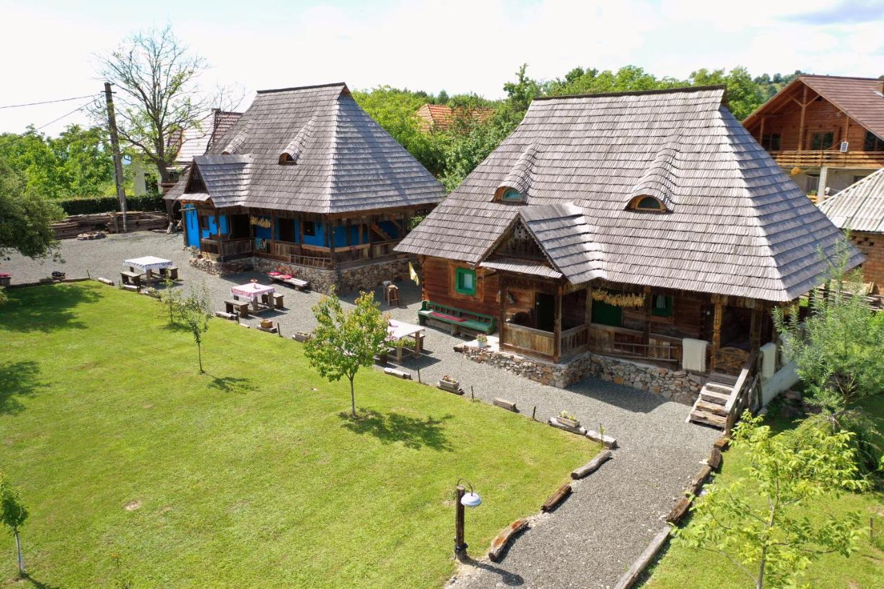 Iz De Maramures Rural Hotel (Adults Only) Surdesti  Ngoại thất bức ảnh