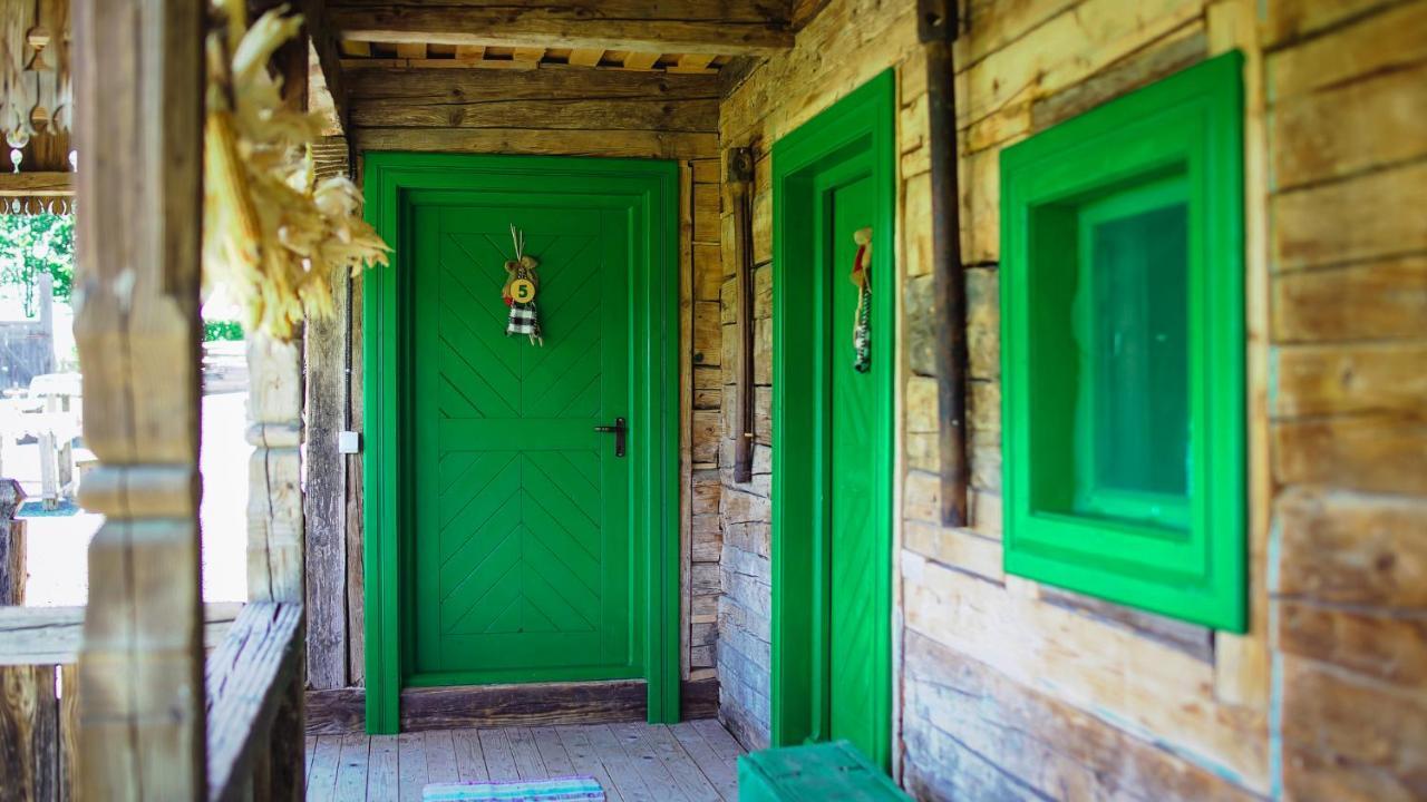 Iz De Maramures Rural Hotel (Adults Only) Surdesti  Ngoại thất bức ảnh