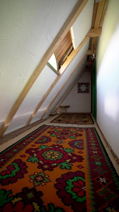 Iz De Maramures Rural Hotel (Adults Only) Surdesti  Ngoại thất bức ảnh