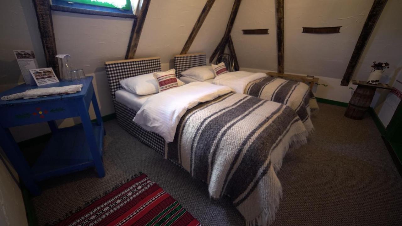 Iz De Maramures Rural Hotel (Adults Only) Surdesti  Ngoại thất bức ảnh
