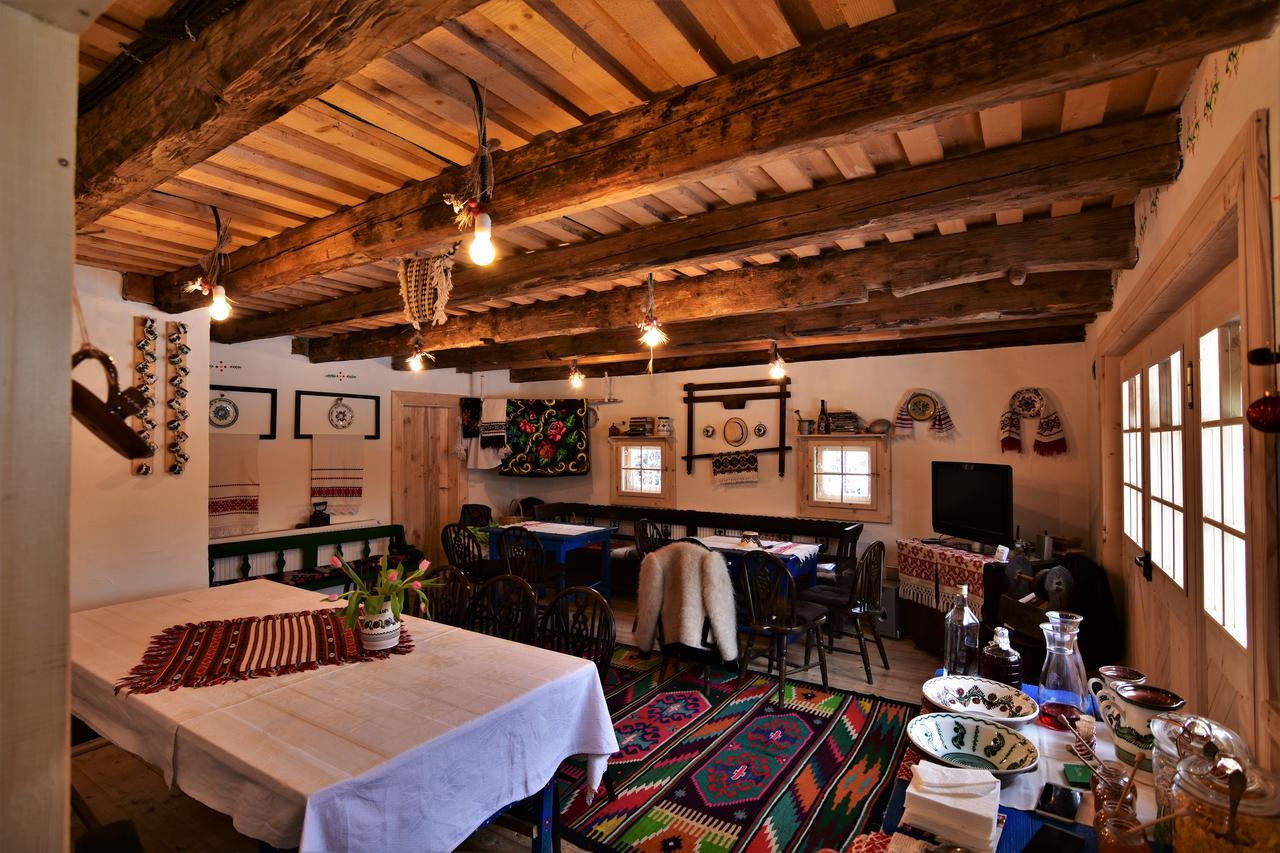 Iz De Maramures Rural Hotel (Adults Only) Surdesti  Ngoại thất bức ảnh