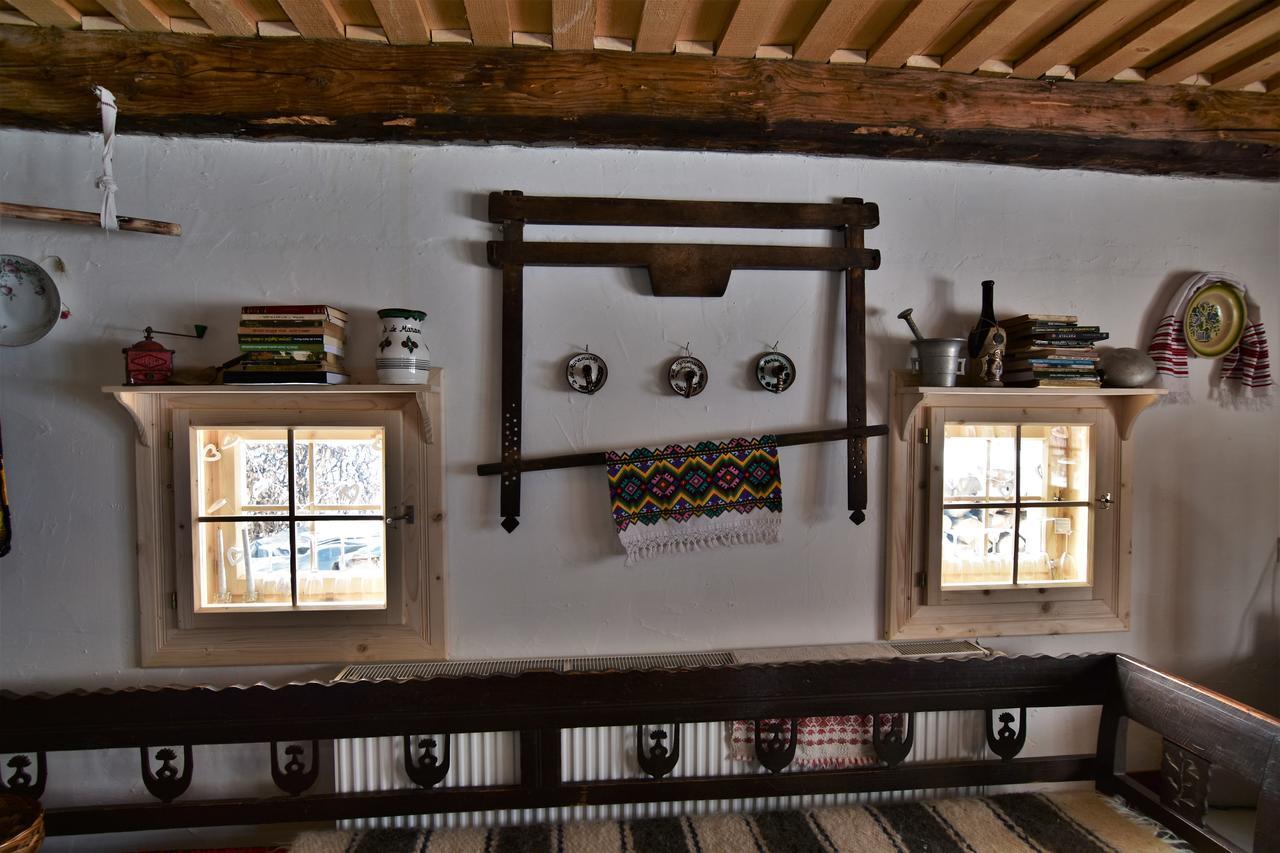 Iz De Maramures Rural Hotel (Adults Only) Surdesti  Ngoại thất bức ảnh