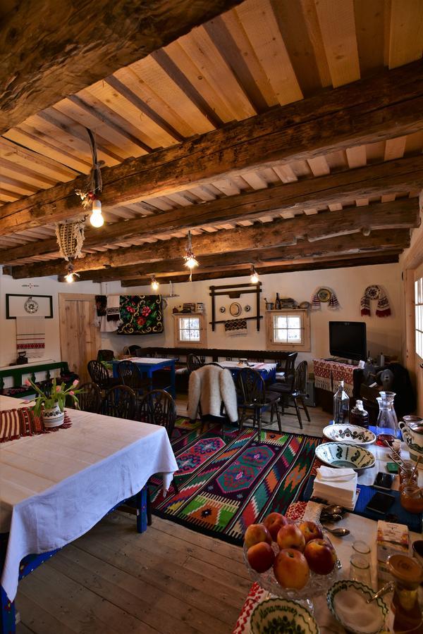 Iz De Maramures Rural Hotel (Adults Only) Surdesti  Ngoại thất bức ảnh