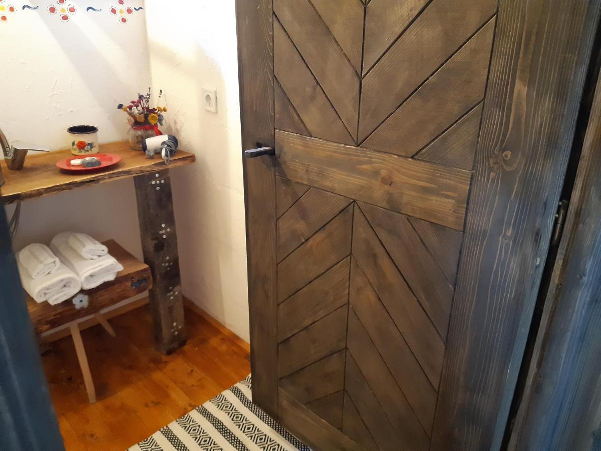 Iz De Maramures Rural Hotel (Adults Only) Surdesti  Ngoại thất bức ảnh